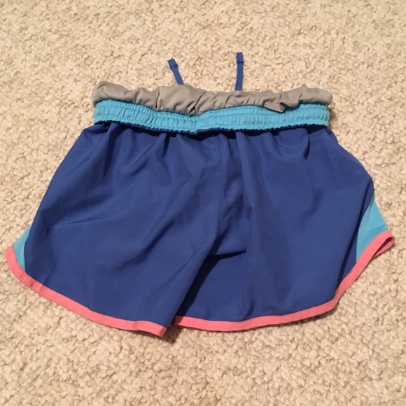 Girls Nike Running Shorts - Picture 3 of 3